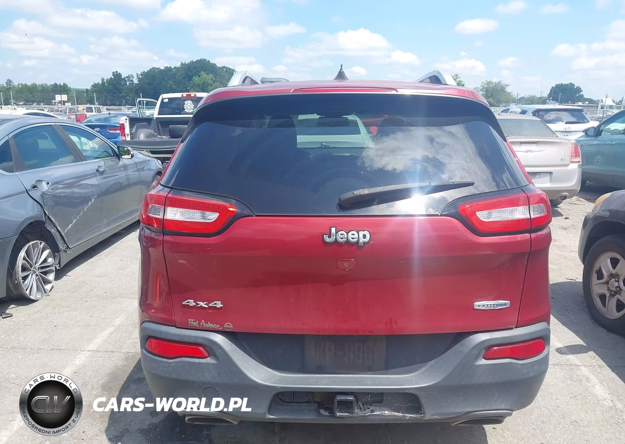 2015 Jeep Cherokee Latitude VIN:1C4PJMCS6FW773240 - 16