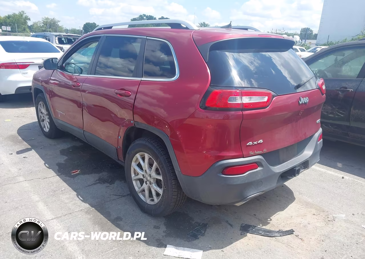 2015 Jeep Cherokee Latitude VIN:1C4PJMCS6FW773240 - 3