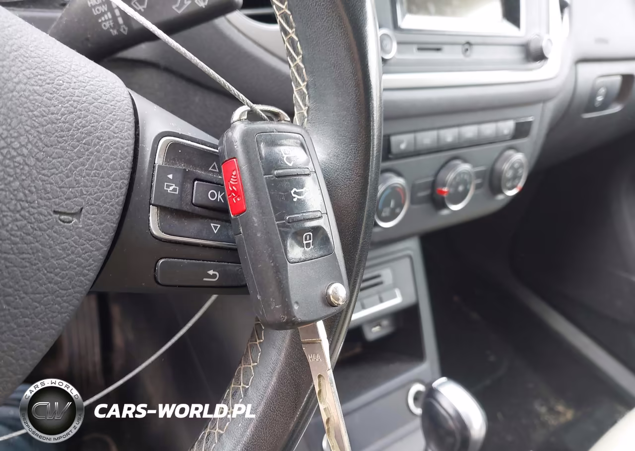 2016 Volkswagen Tiguan S VIN:WVGBV7AX1GW588928 - 11