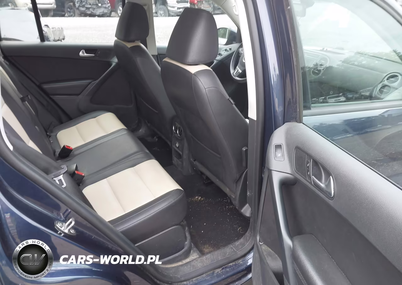 2016 Volkswagen Tiguan S VIN:WVGBV7AX1GW588928 - 8