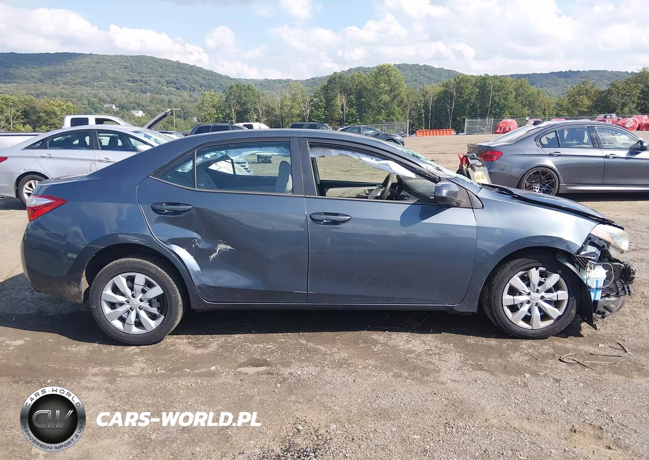 2016 Toyota Corolla Le VIN:5YFBURHE7GP399216 - 14