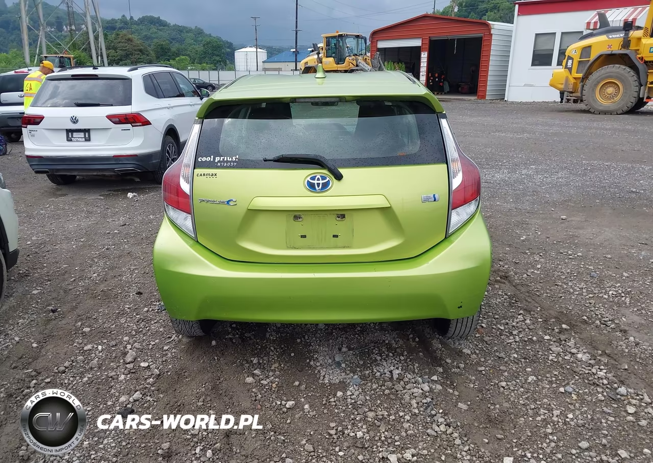 2015 Toyota Prius C One VIN:JTDKDTB33F1101784 - 16