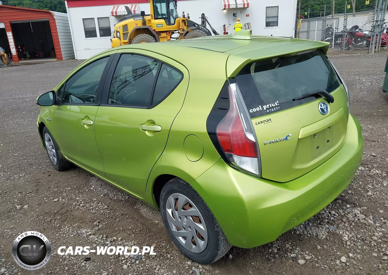 2015 Toyota Prius C One VIN:JTDKDTB33F1101784 - 3