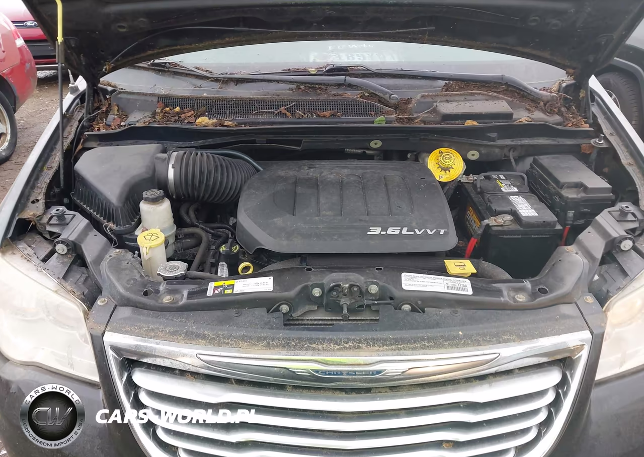 2015 Chrysler Town & Country Touring VIN:2C4RC1BG5FR514309 - 10