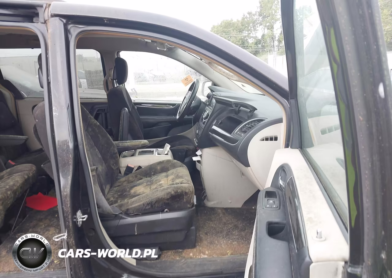 2015 Chrysler Town & Country Touring VIN:2C4RC1BG5FR514309 - 5
