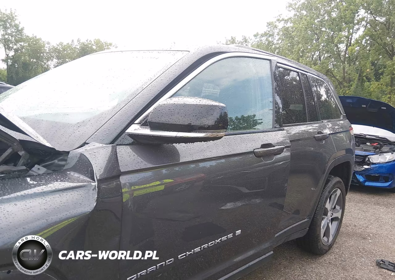 2025 Jeep Grand Cherokee Limited 4X4 VIN:1C4RJHBG9SC311926 - 14