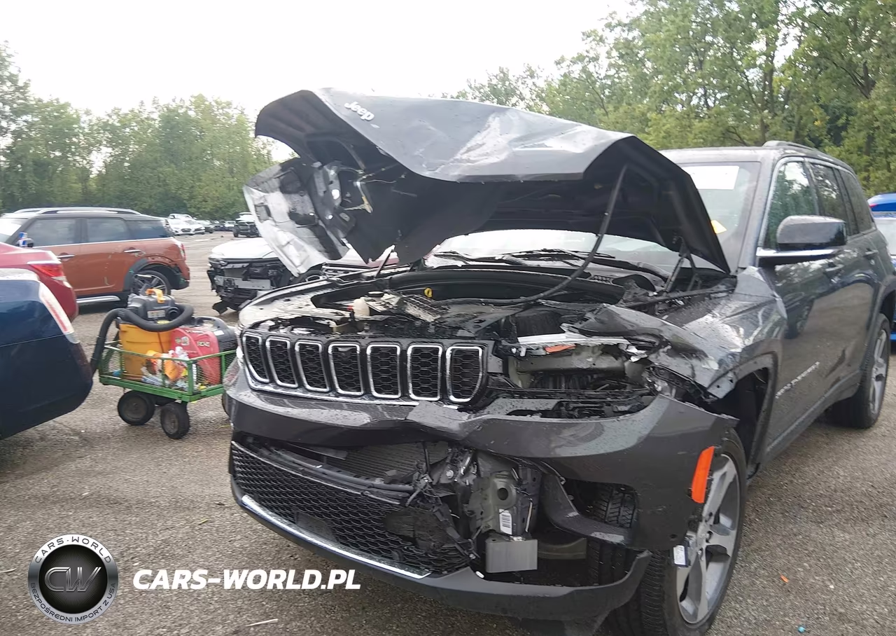 2025 Jeep Grand Cherokee Limited 4X4 VIN:1C4RJHBG9SC311926 - 6