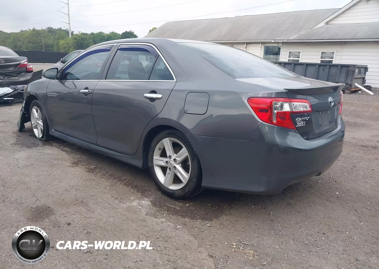 2014 Toyota Camry Se VIN:4T1BF1FK3EU470721 - 3