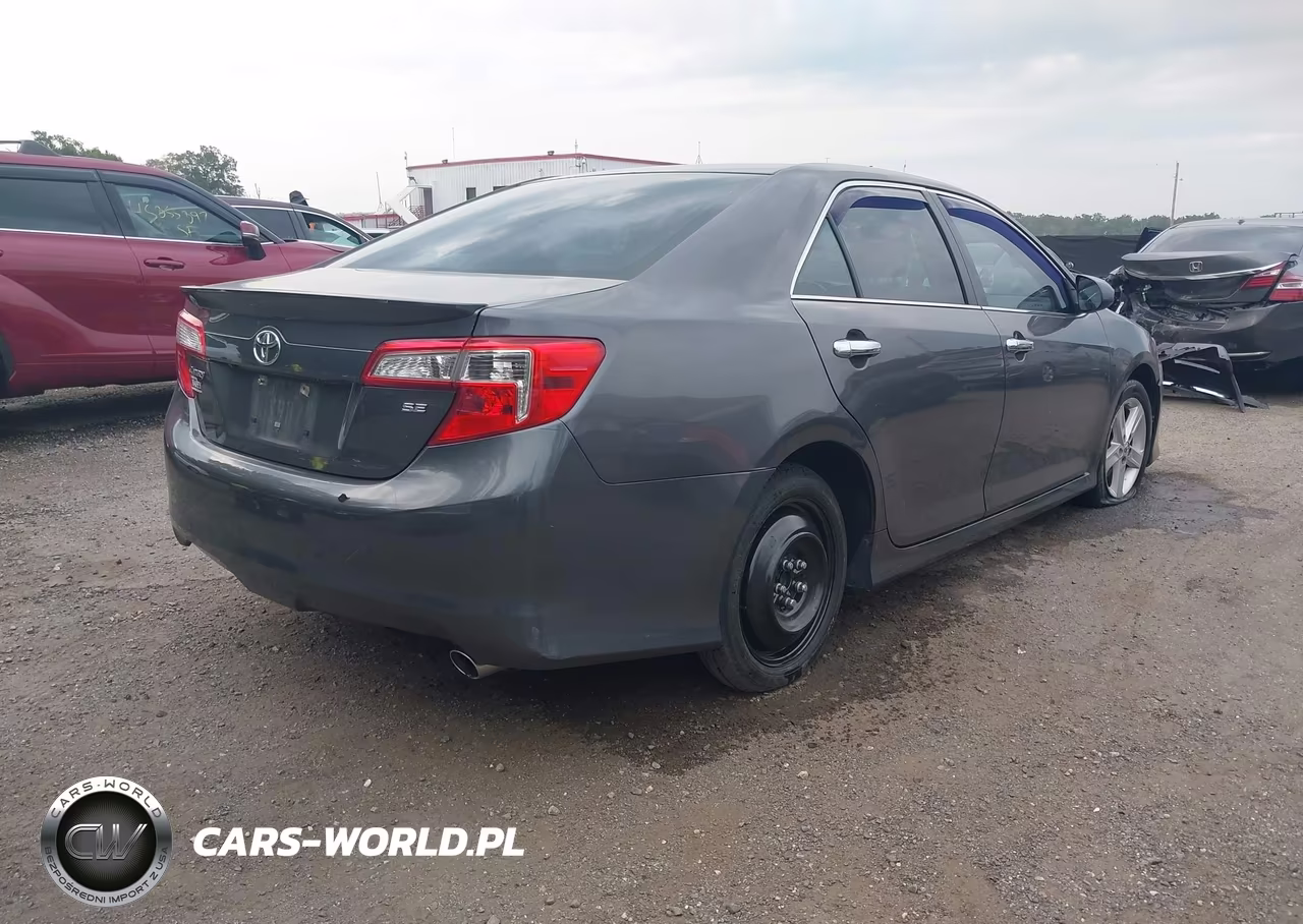 2014 Toyota Camry Se VIN:4T1BF1FK3EU470721 - 4