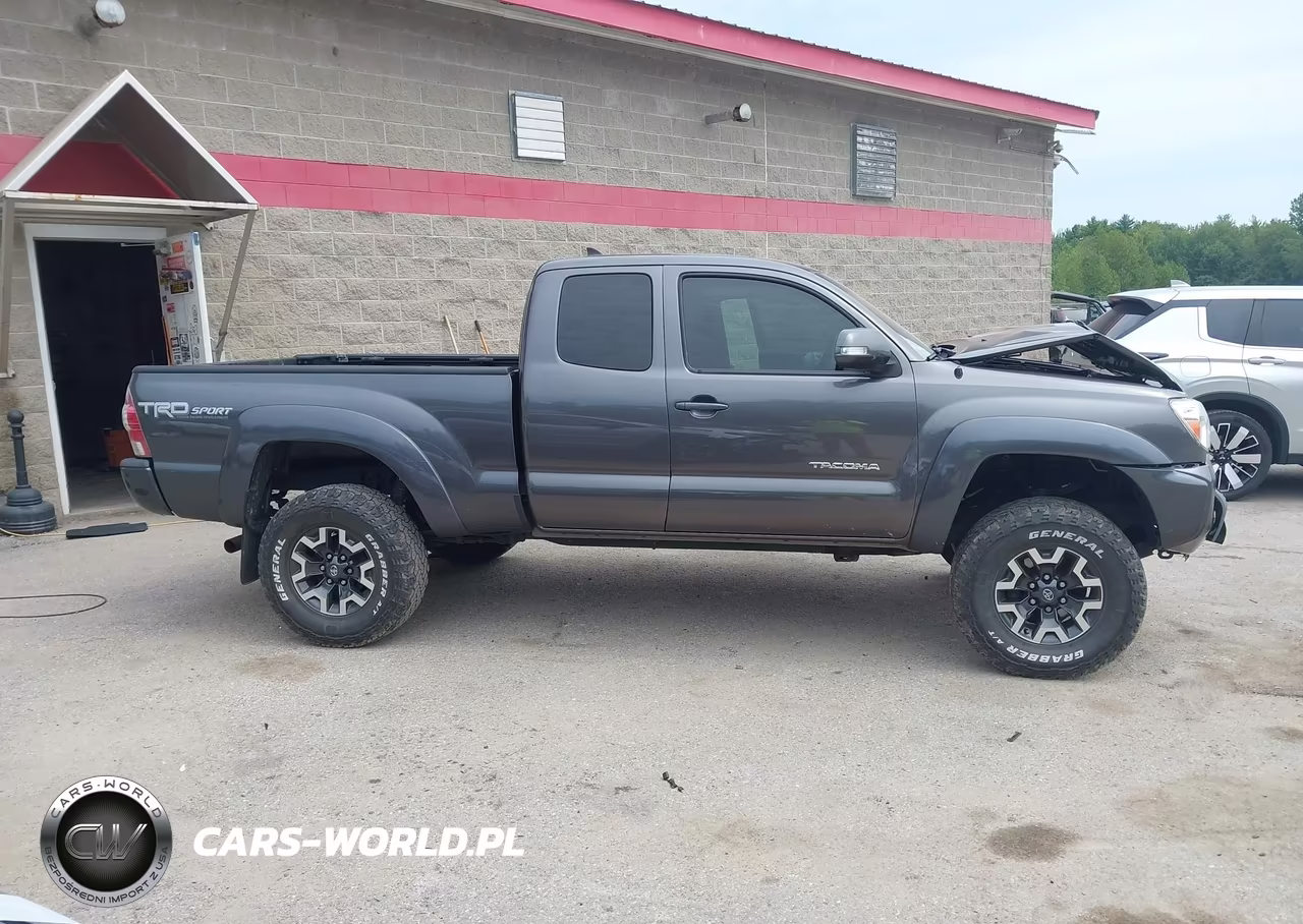 2015 Toyota Tacoma Base V6 VIN:5TFUU4EN8FX146549 - 14