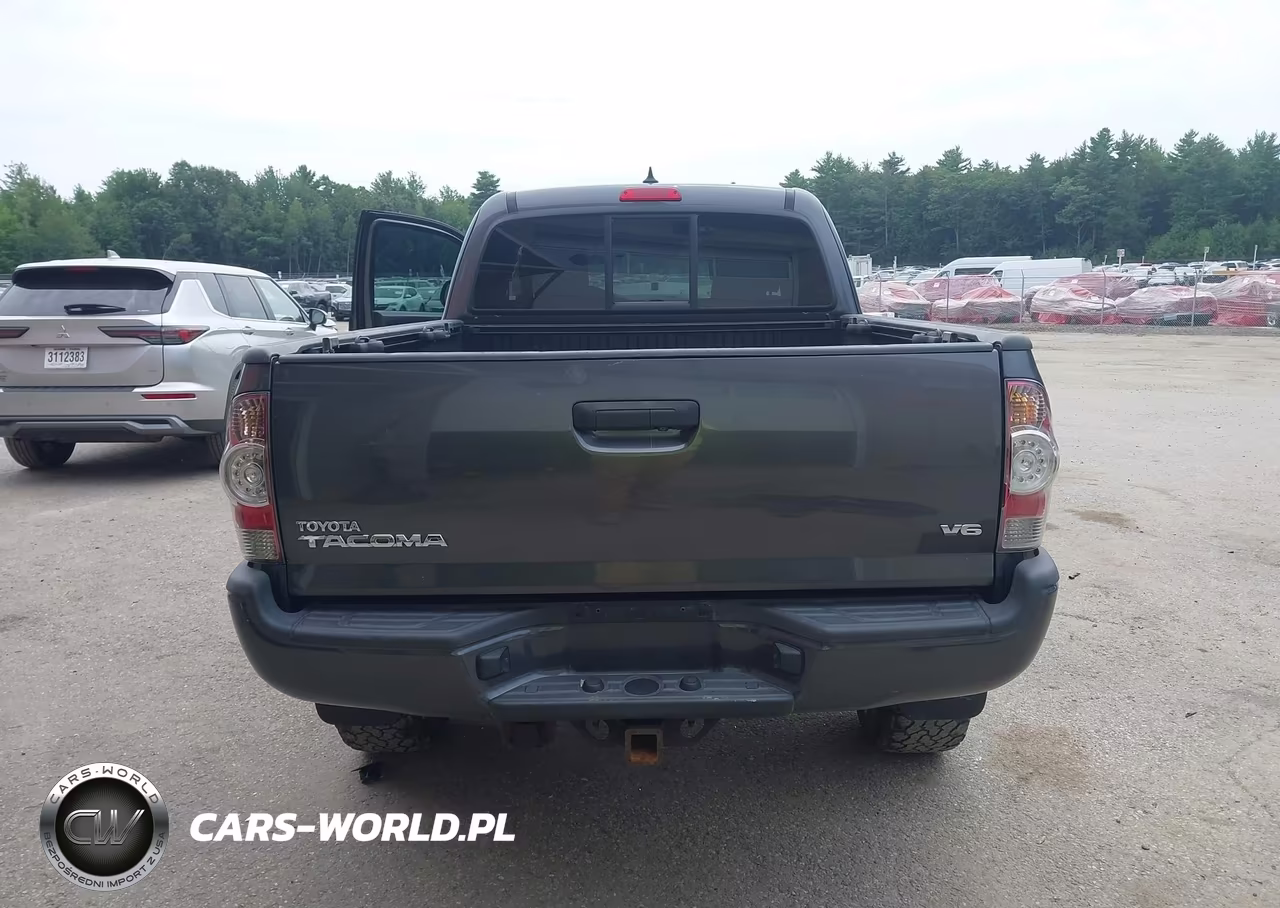 2015 Toyota Tacoma Base V6 VIN:5TFUU4EN8FX146549 - 17