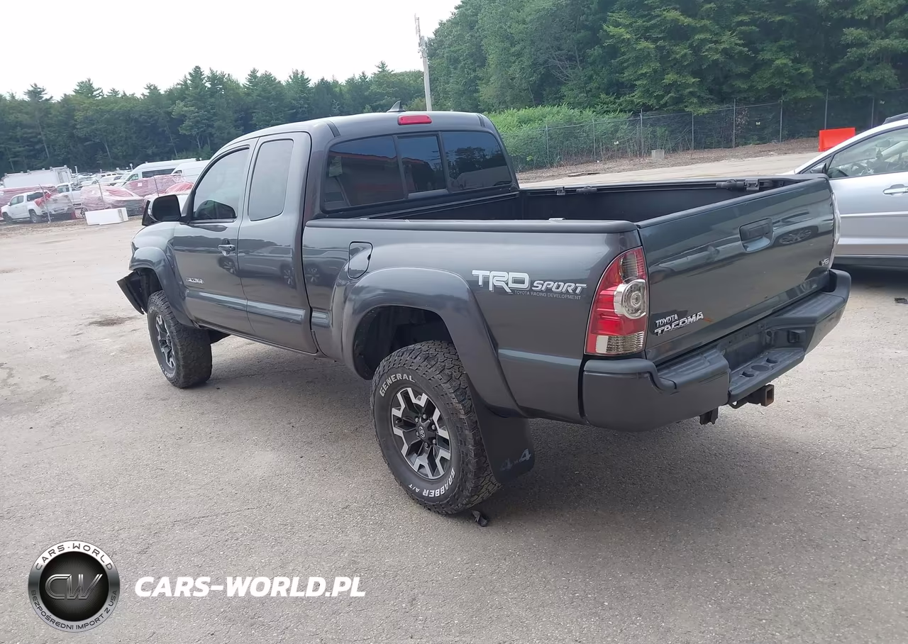 2015 Toyota Tacoma Base V6 VIN:5TFUU4EN8FX146549 - 3