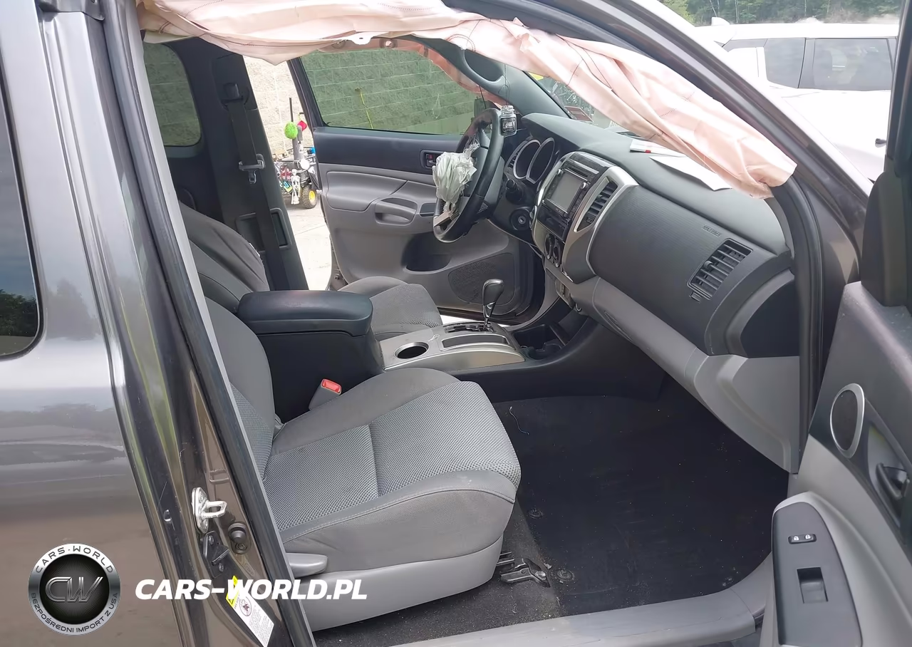 2015 Toyota Tacoma Base V6 VIN:5TFUU4EN8FX146549 - 5