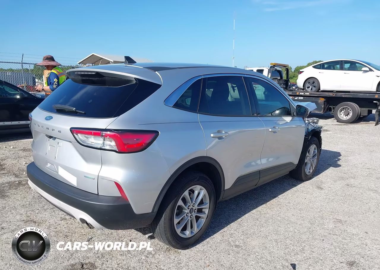 2020 Ford Escape Se VIN:1FMCU0G60LUA93963 - 4