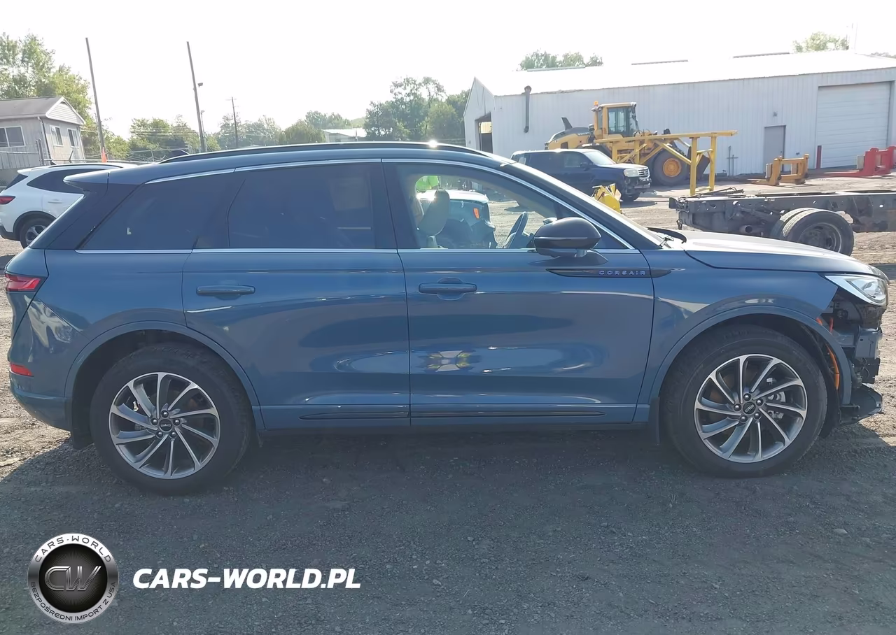 2025 Lincoln Corsair Grand Touring VIN:5LMTJ5DZ6SUL17527 - 13