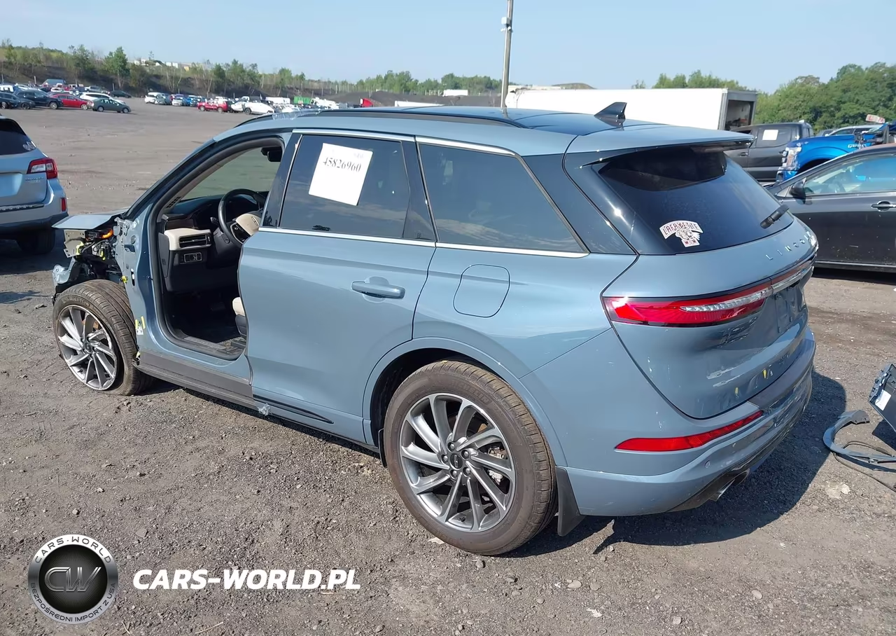 2025 Lincoln Corsair Grand Touring VIN:5LMTJ5DZ6SUL17527 - 3