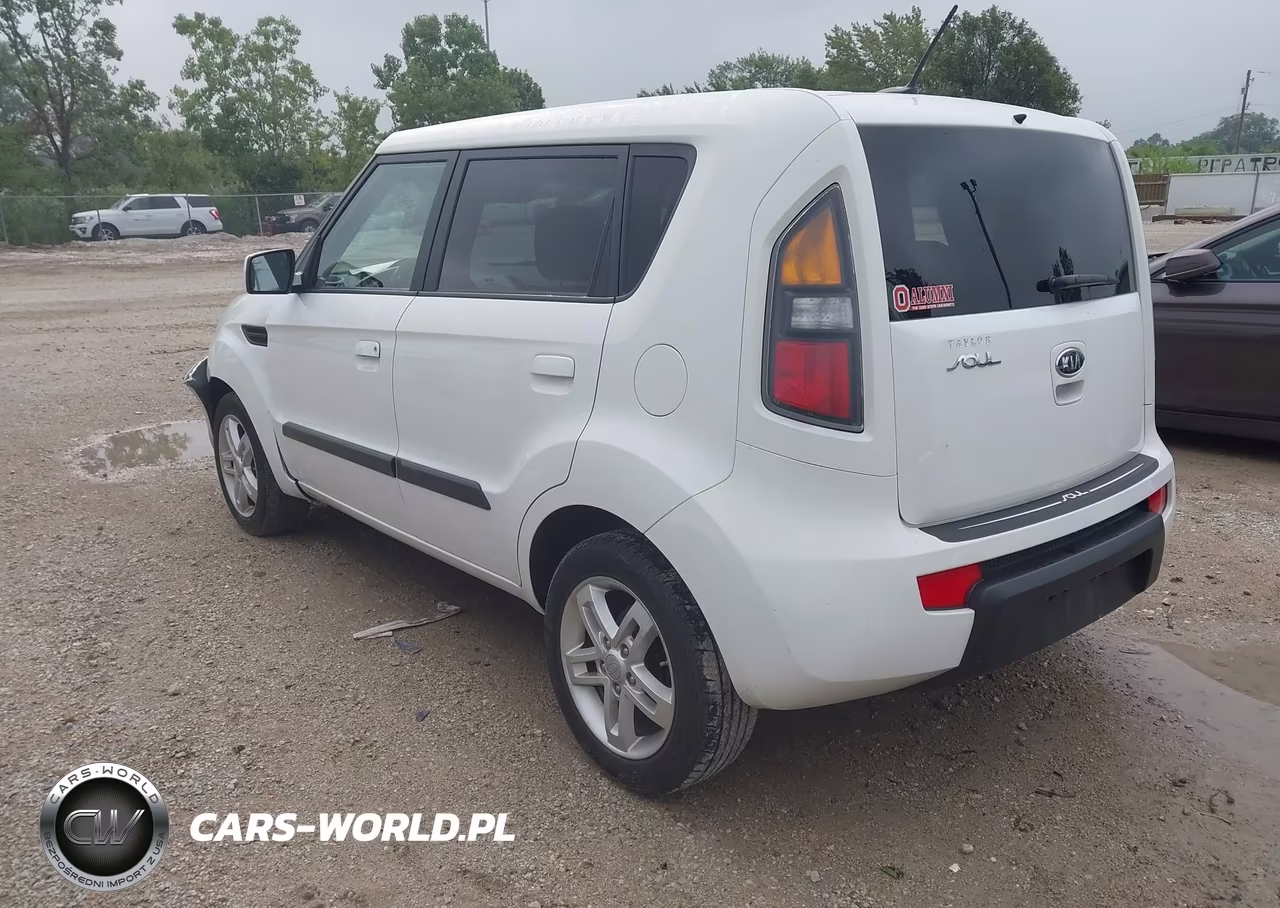 2010 Kia Soul + VIN:KNDJT2A27A7120989 - 3