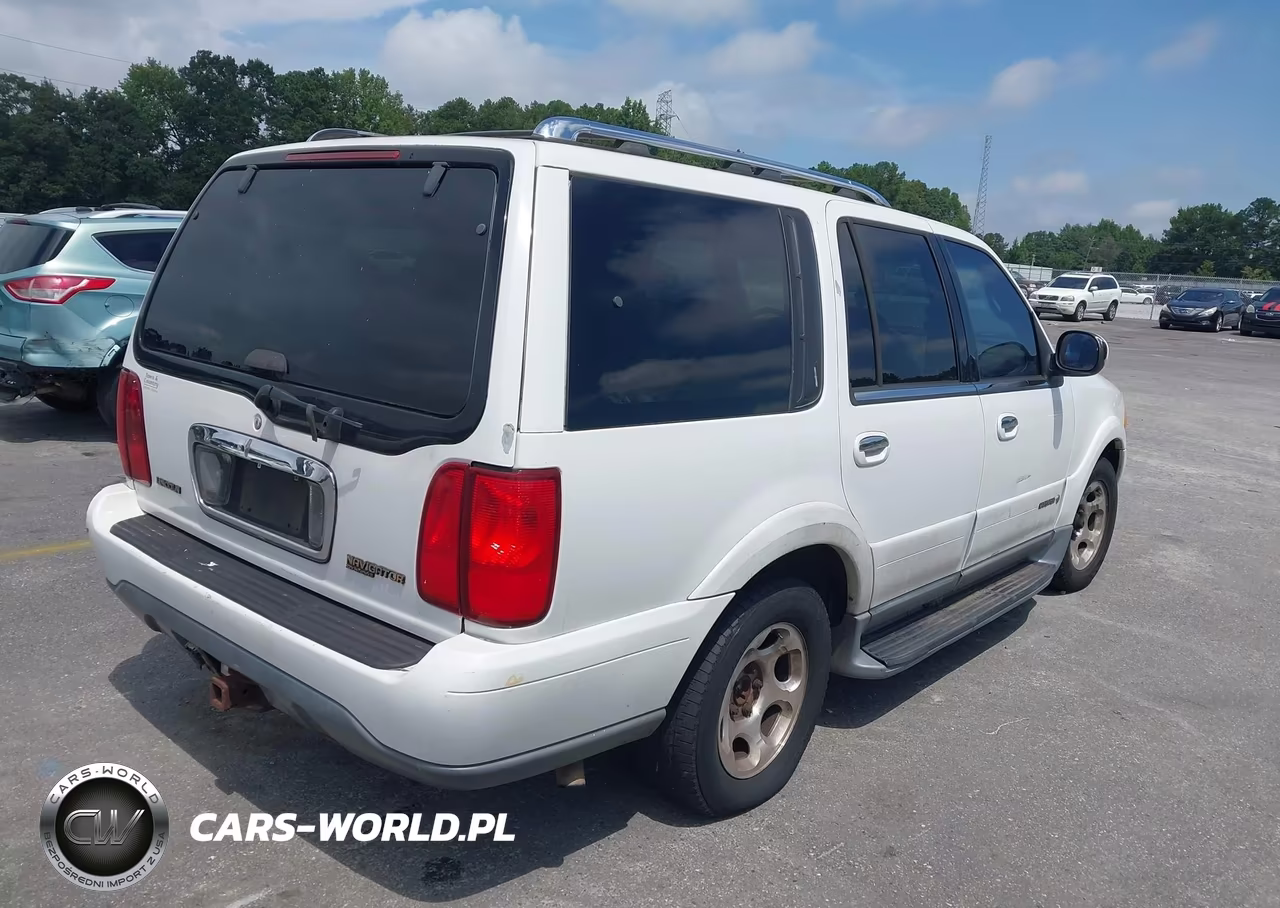 2000 Lincoln Navigator VIN:5LMEU27A9YLJ31175 - 4