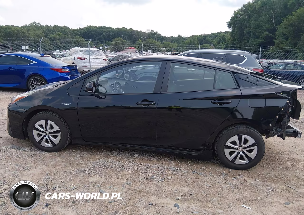 2016 Toyota Prius Four VIN:JTDKARFU1G3503968 - 15