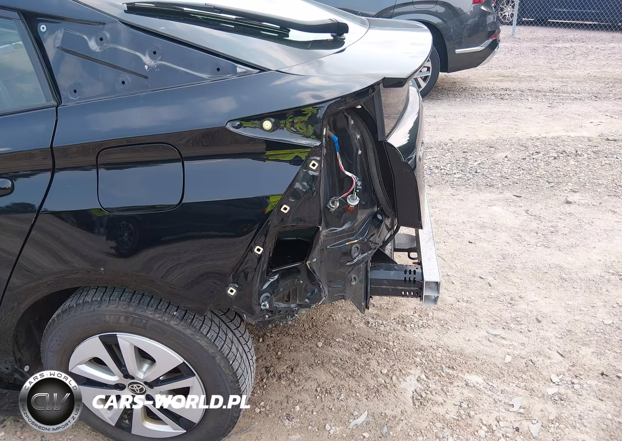 2016 Toyota Prius Four VIN:JTDKARFU1G3503968 - 18