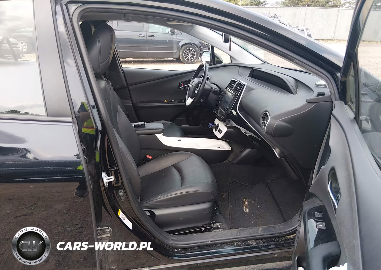 2016 Toyota Prius Four VIN:JTDKARFU1G3503968 - 5