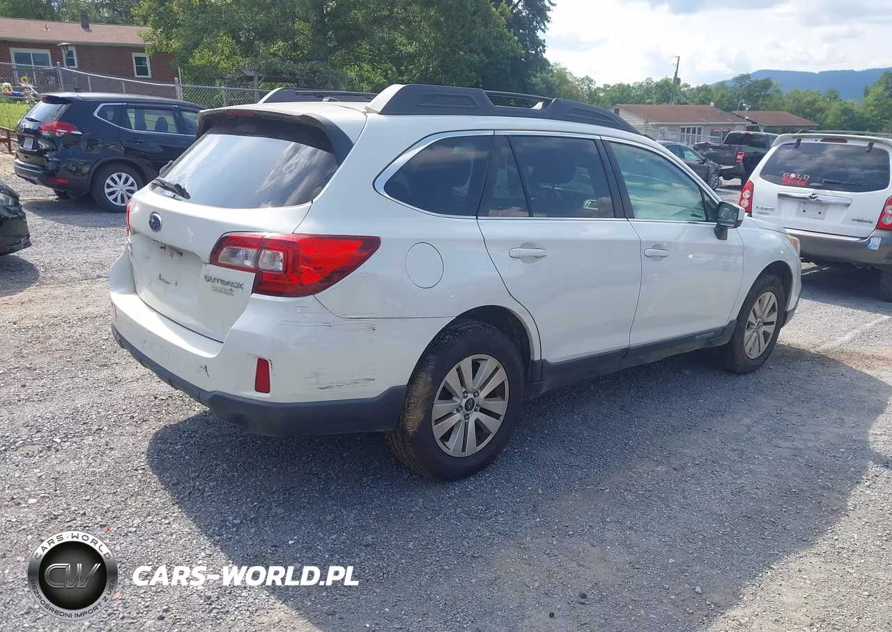 2015 Subaru Outback 2.5I Premium VIN:4S4BSAEC7F3215583 - 4
