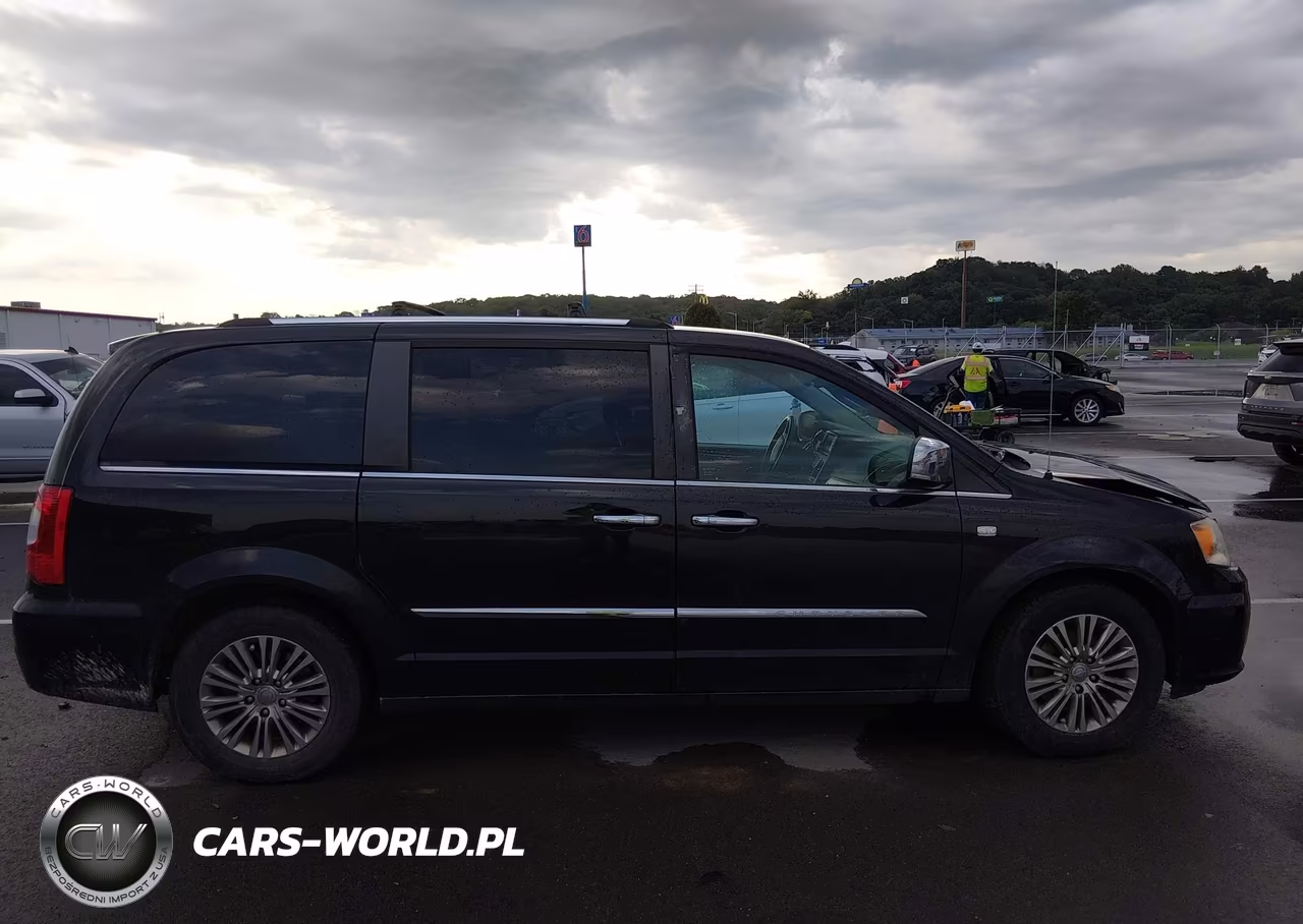 2014 Chrysler Town & Country Touring-L 30Th Anniversary VIN:2C4RC1CG3ER367808 - 13