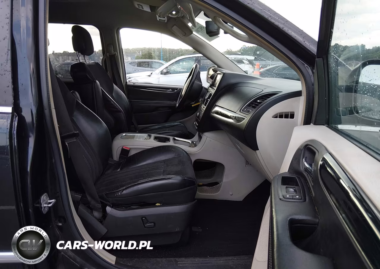 2014 Chrysler Town & Country Touring-L 30Th Anniversary VIN:2C4RC1CG3ER367808 - 5