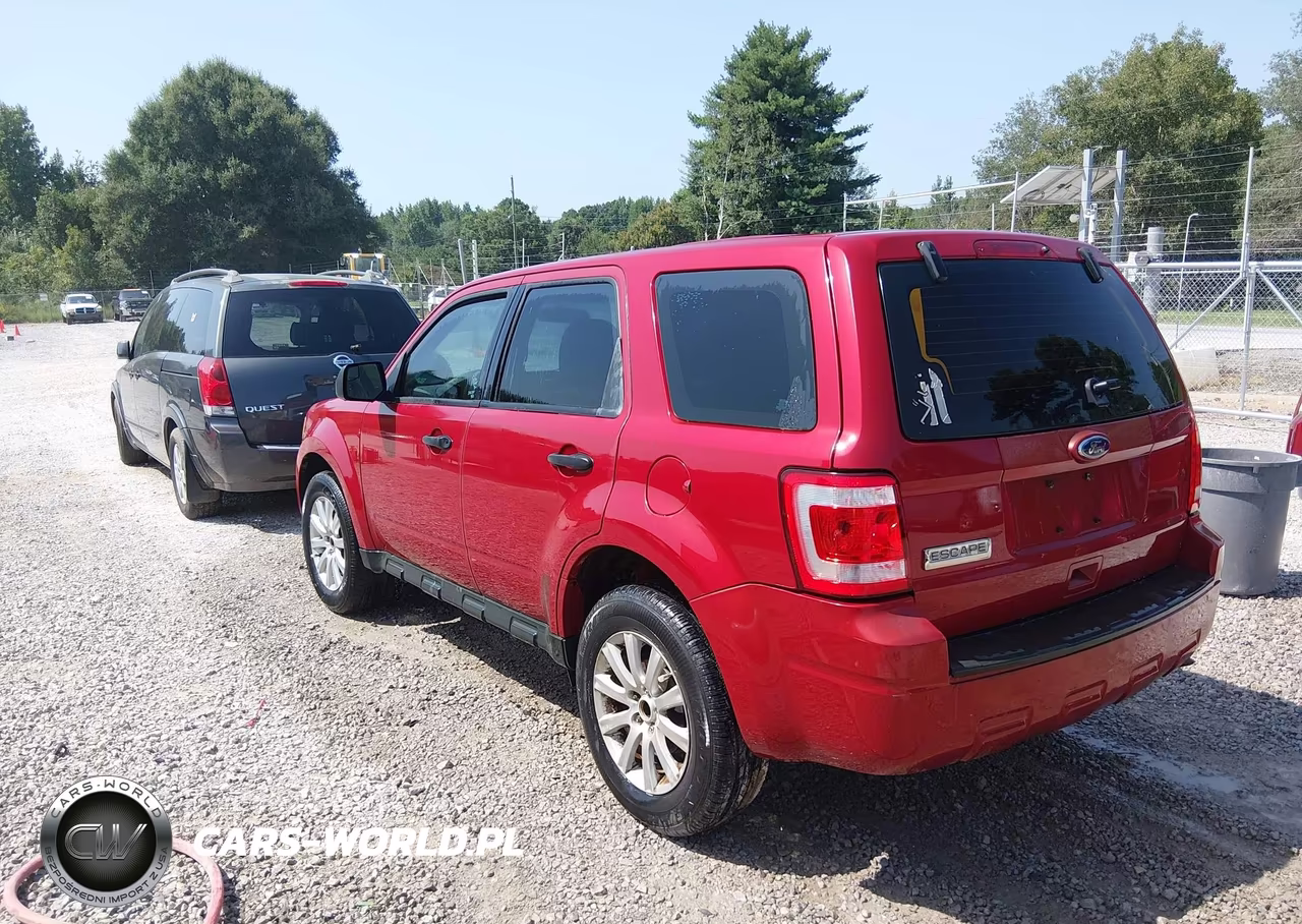 2011 Ford Escape Xls VIN:1FMCU0C76BKA33016 - 3