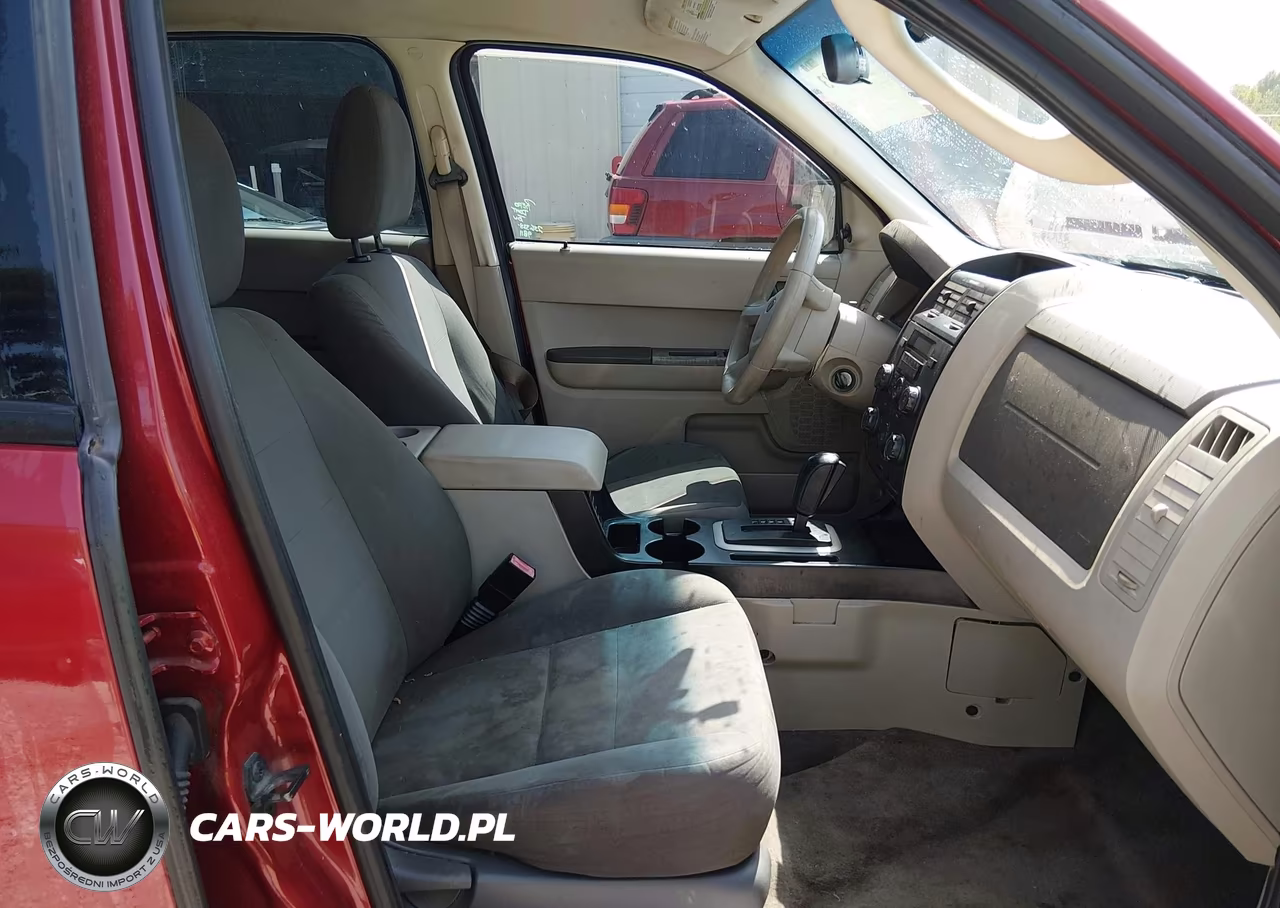 2011 Ford Escape Xls VIN:1FMCU0C76BKA33016 - 5
