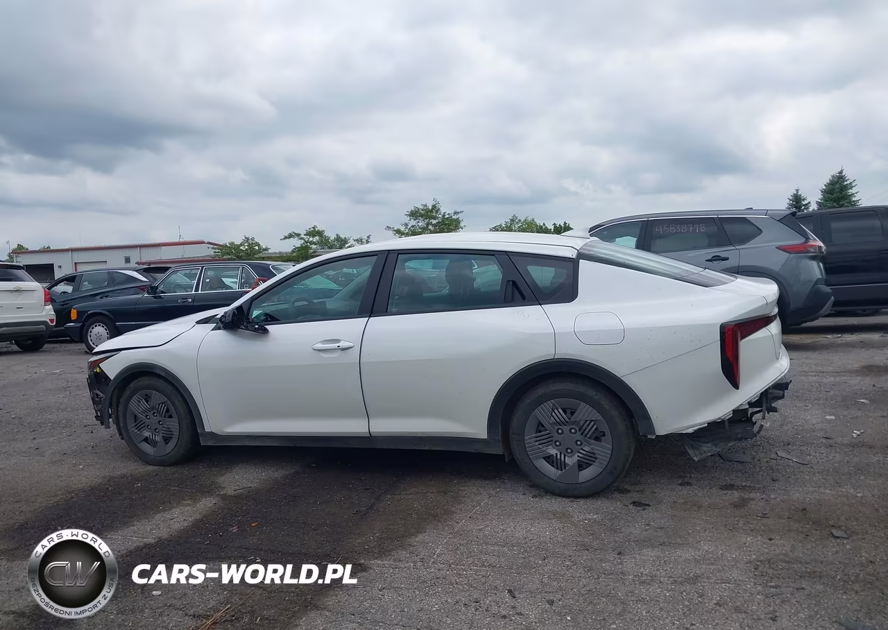 2025 Kia K4 Lx VIN:3KPFT4DE0SE005210 - 14