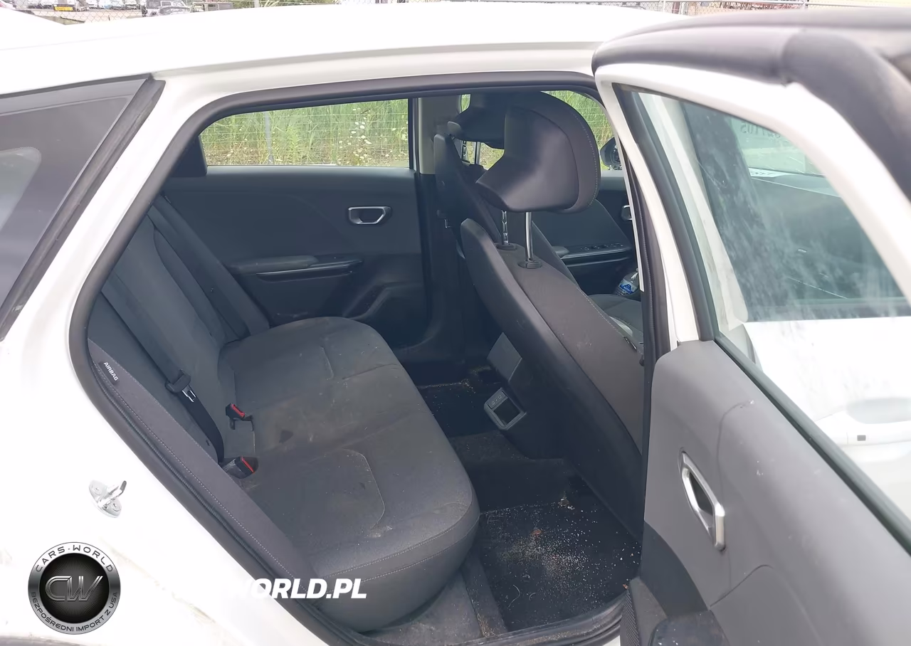 2025 Kia K4 Lx VIN:3KPFT4DE0SE005210 - 8