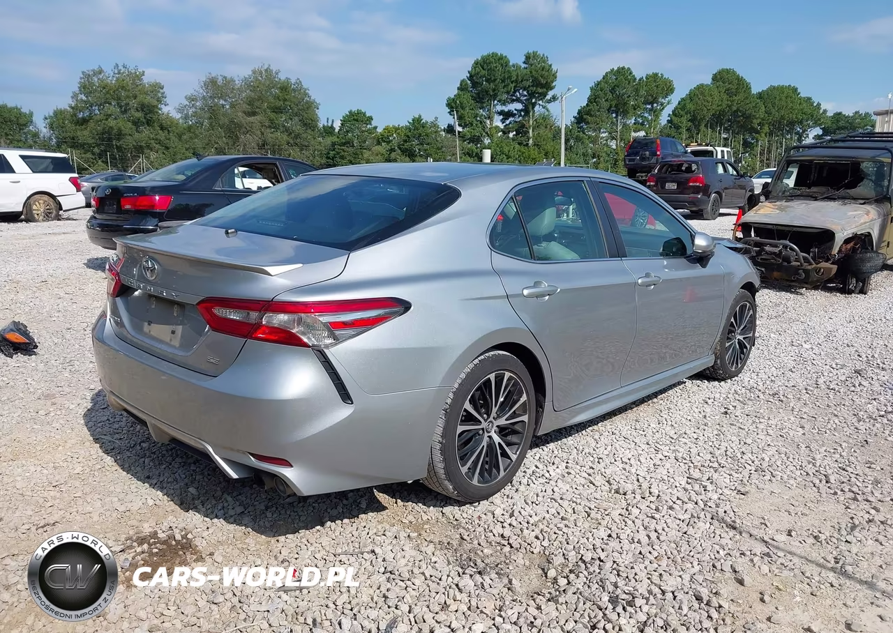 2018 Toyota Camry Se VIN:4T1B11HK8JU671178 - 4
