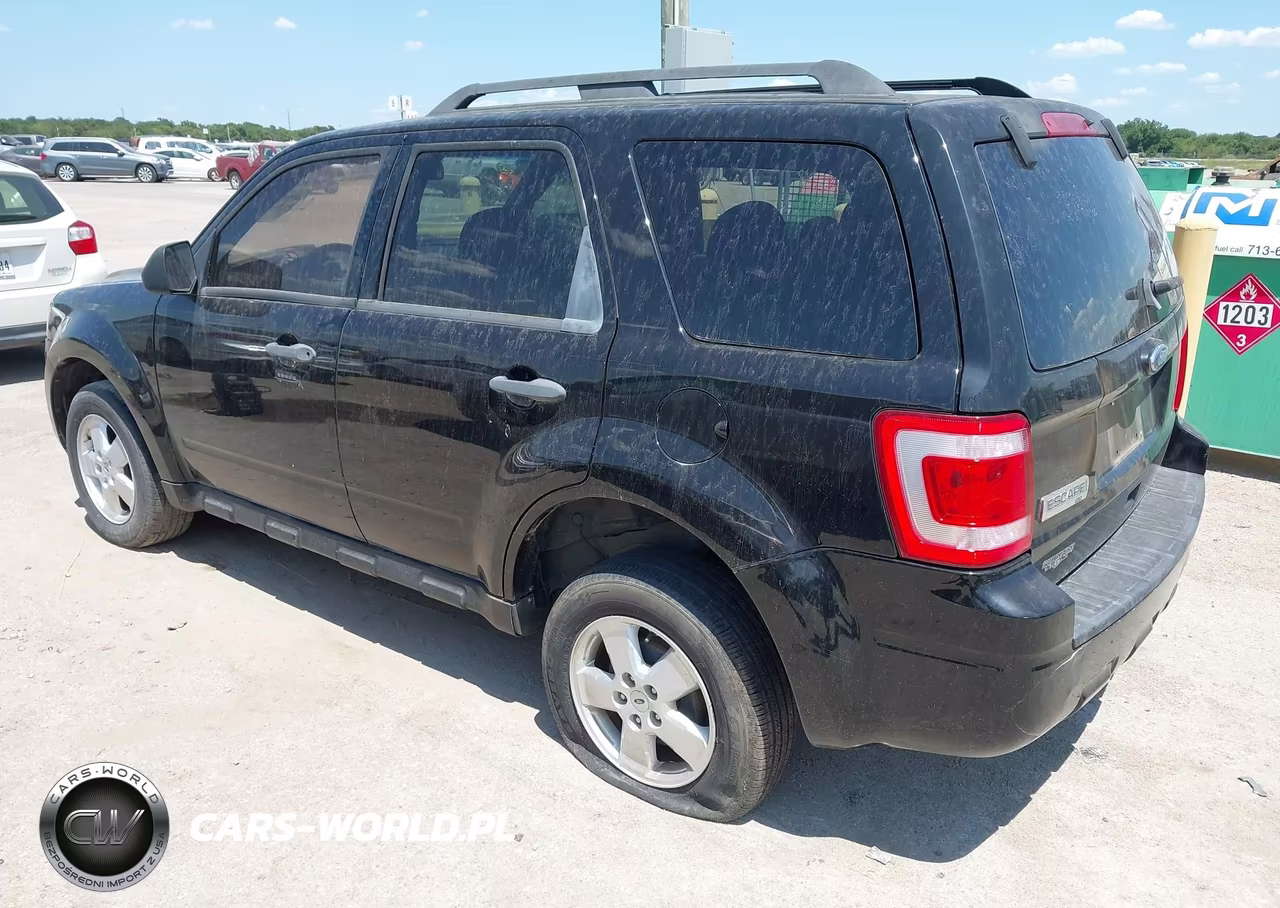 2010 Ford Escape Xlt VIN:1FMCU0D75AKC71940 - 3