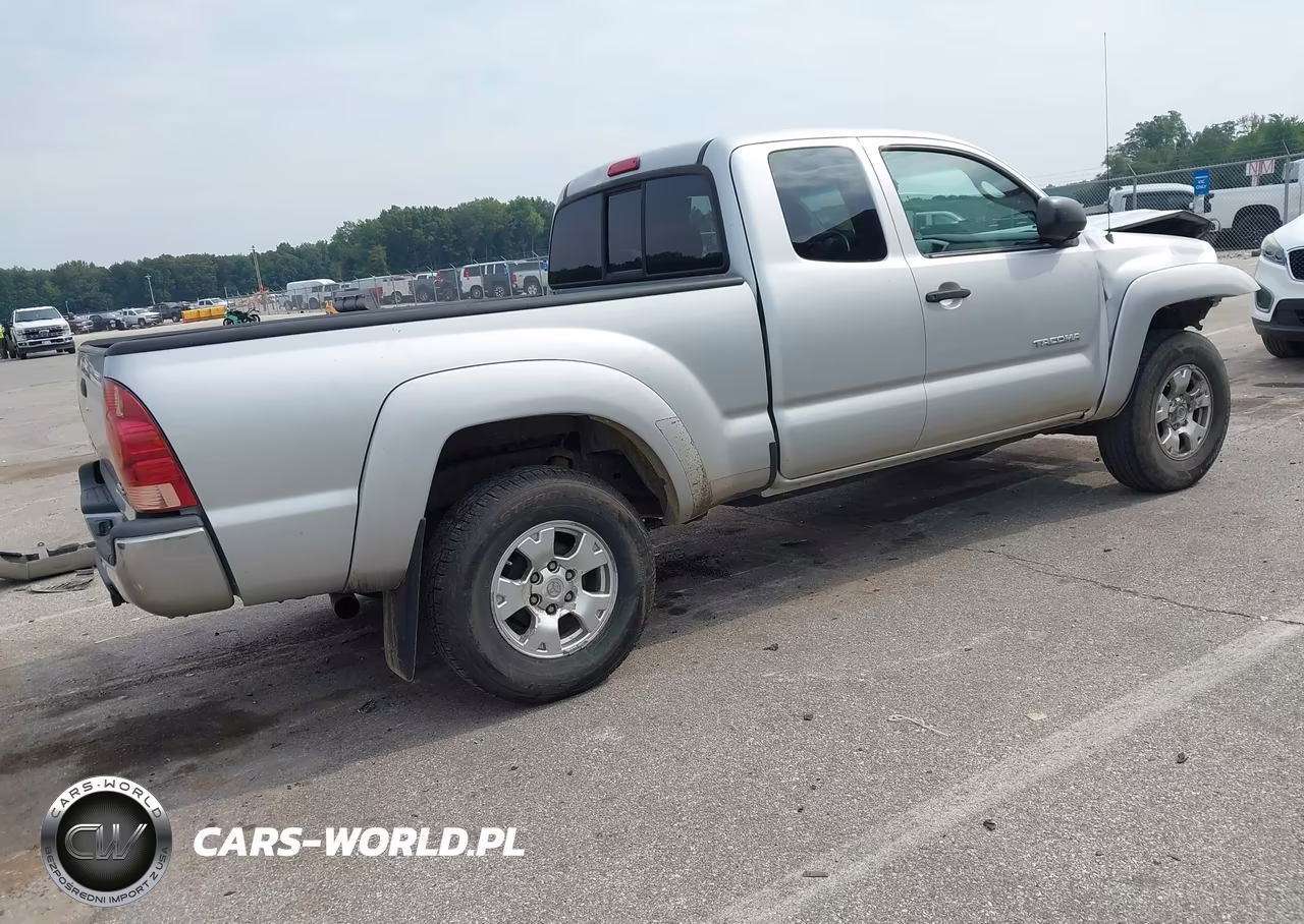 2007 Toyota Tacoma VIN:5TEUX42N27Z366646 - 4