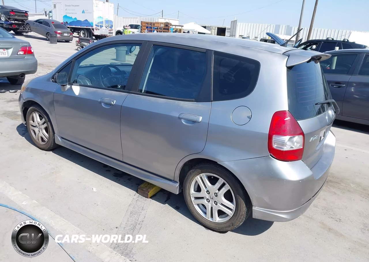 2007 Honda Fit Sport VIN:JHMGD38647S013649 - 3