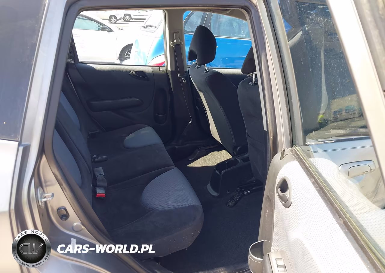 2007 Honda Fit Sport VIN:JHMGD38647S013649 - 8