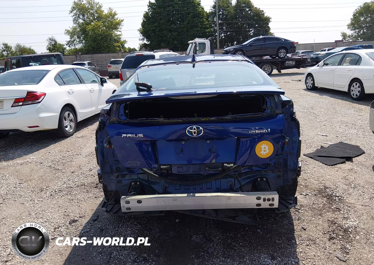 2017 Toyota Prius Three Touring VIN:JTDKARFU3H3045898 - 16