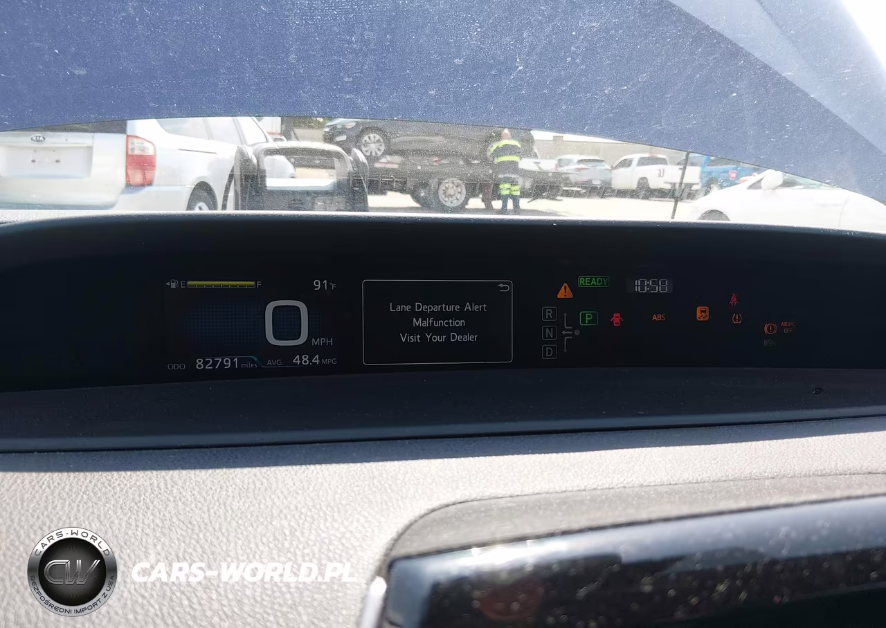 2017 Toyota Prius Three Touring VIN:JTDKARFU3H3045898 - 7
