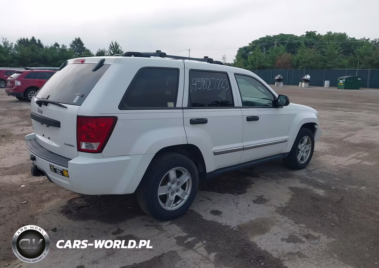 2005 Jeep Grand Cherokee Laredo VIN:1J8GR48K85C596930 - 4