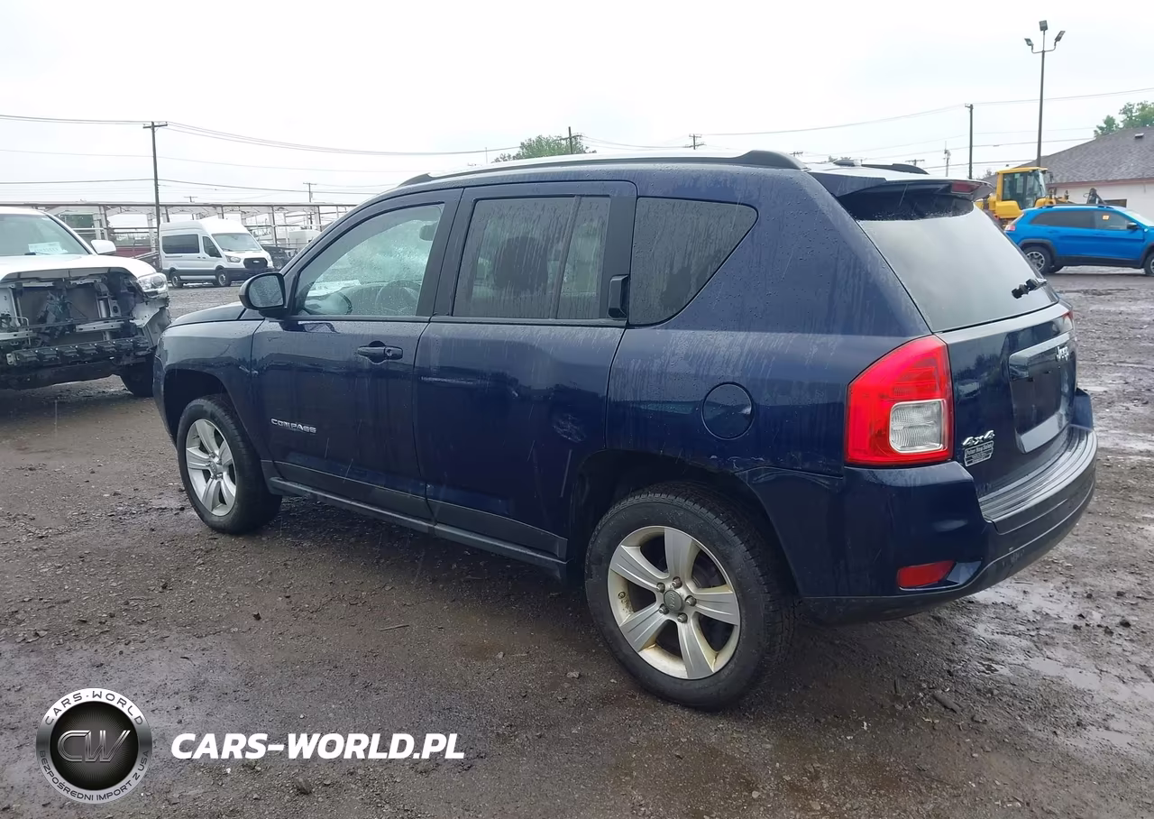 2012 Jeep Compass Latitude VIN:1C4NJDEB9CD588191 - 3