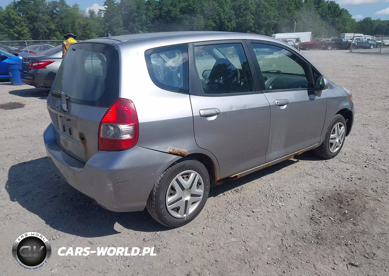 2008 Honda Fit VIN:JHMGD37458S066068 - 4