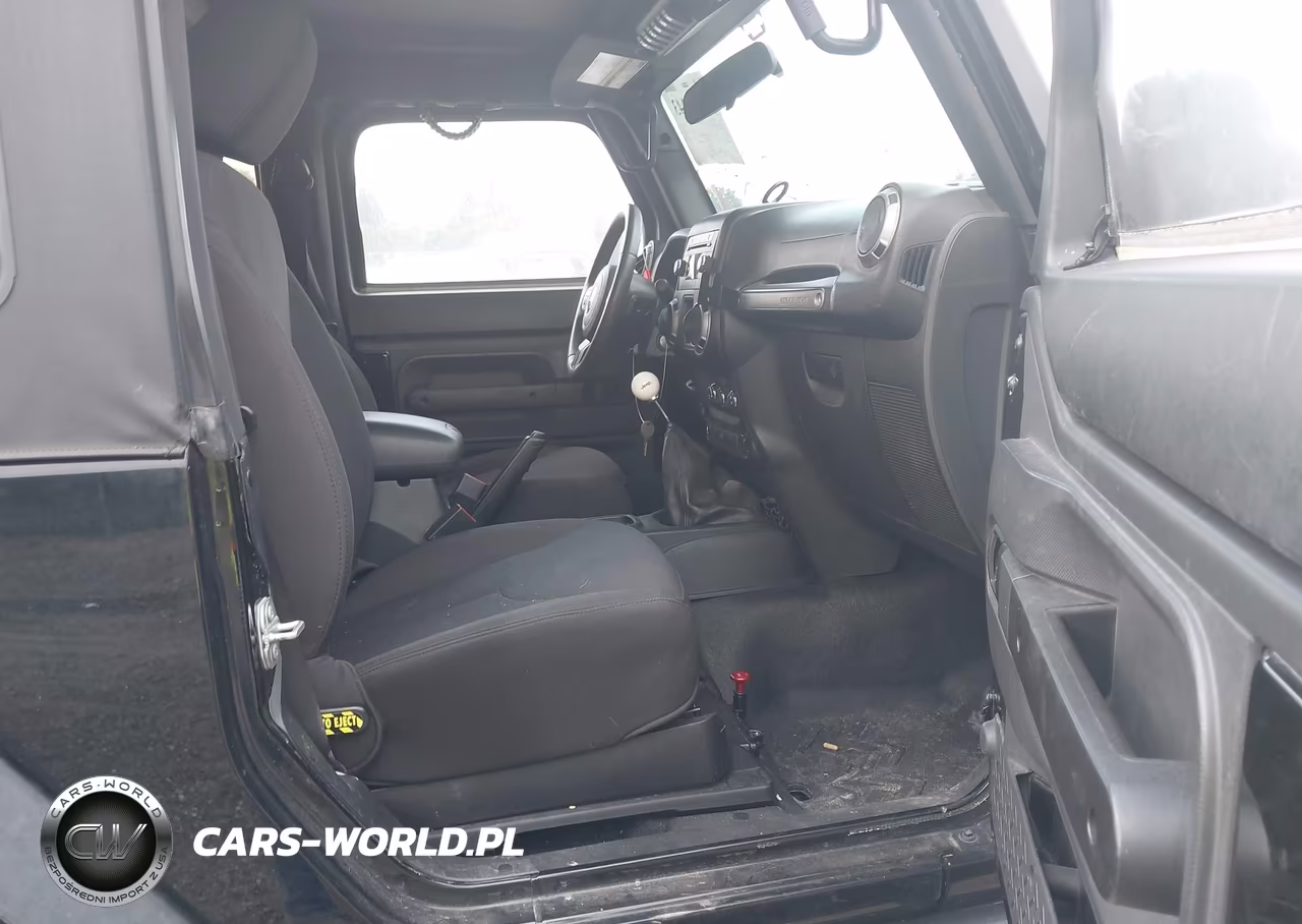 2017 Jeep Wrangler Willys Wheeler VIN:1C4AJWAG3HL570455 - 5