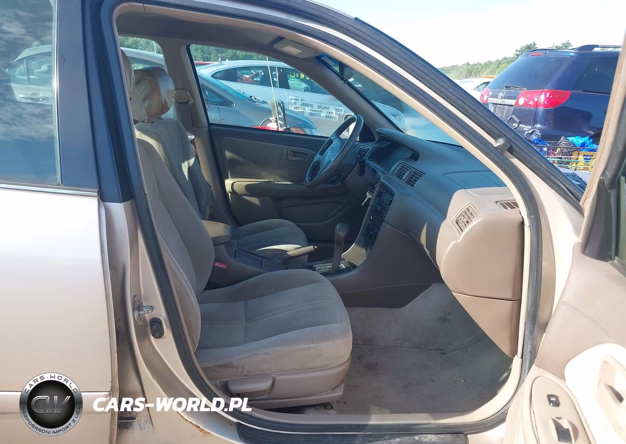 2000 Toyota Camry Ce VIN:4T1BG22K1YU647862 - 5