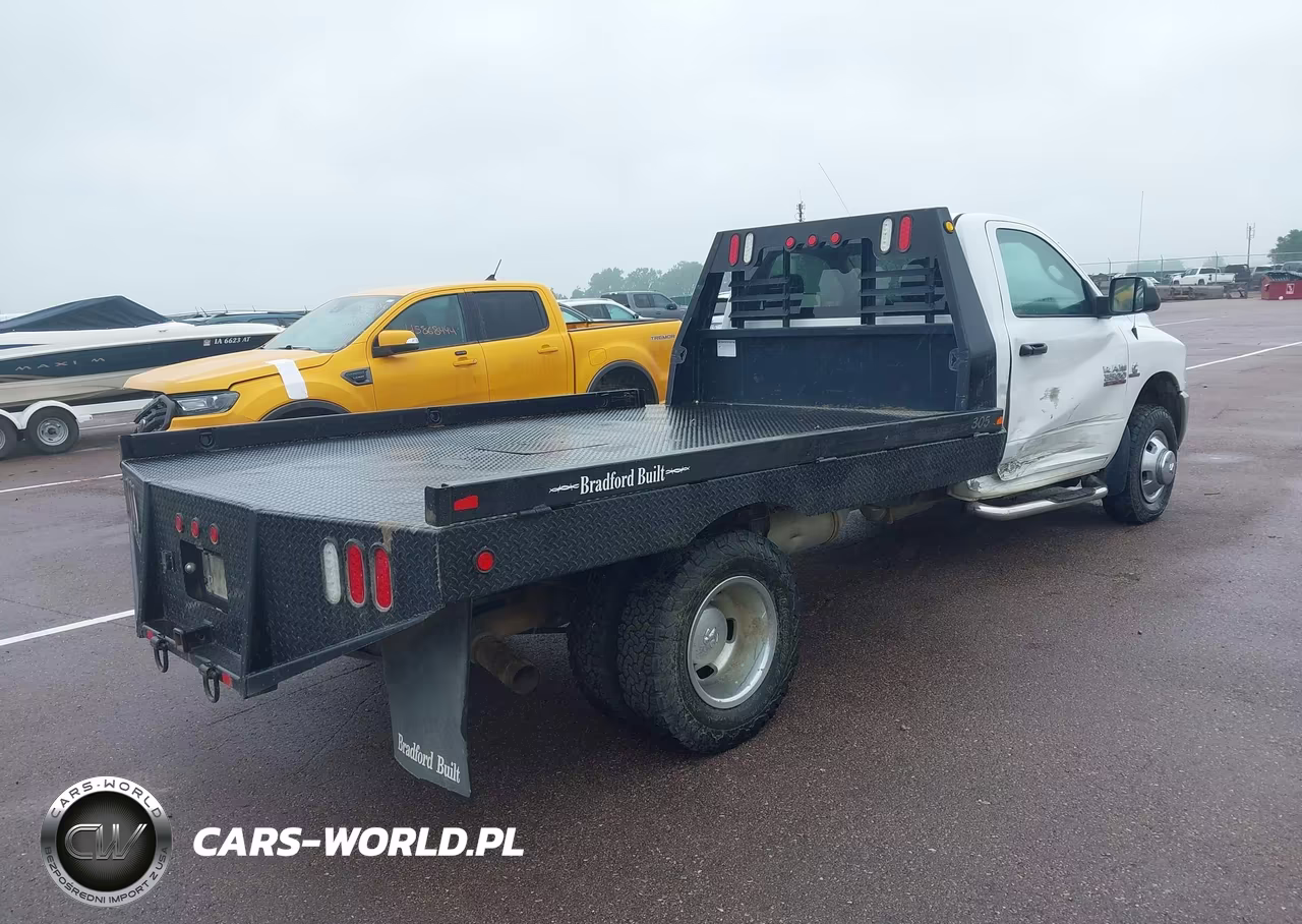 2018 Ram 3500 Chassis Tradesman-Slt VIN:3C7WRTBL2JG231443 - 4