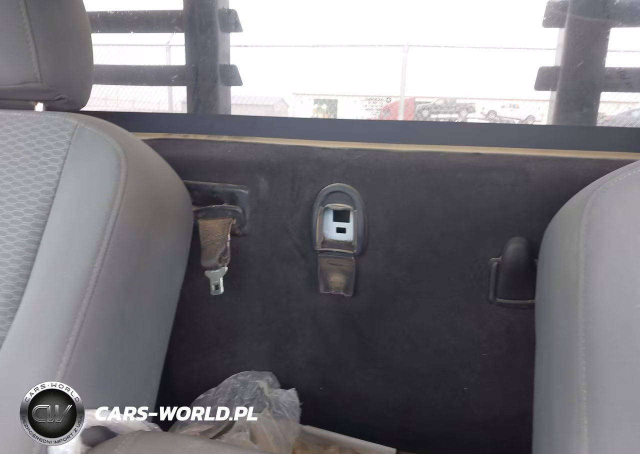 2018 Ram 3500 Chassis Tradesman-Slt VIN:3C7WRTBL2JG231443 - 6