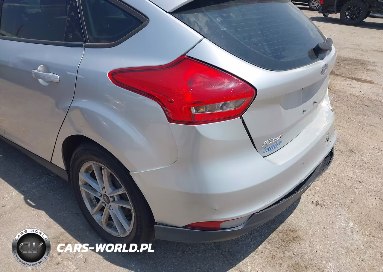2018 Ford Focus Se VIN:1FADP3K25JL258517 - 12