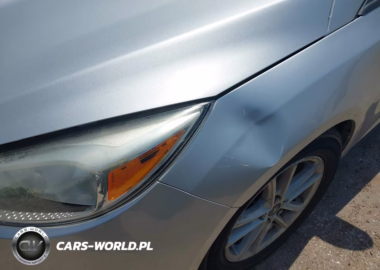 2018 Ford Focus Se VIN:1FADP3K25JL258517 - 13