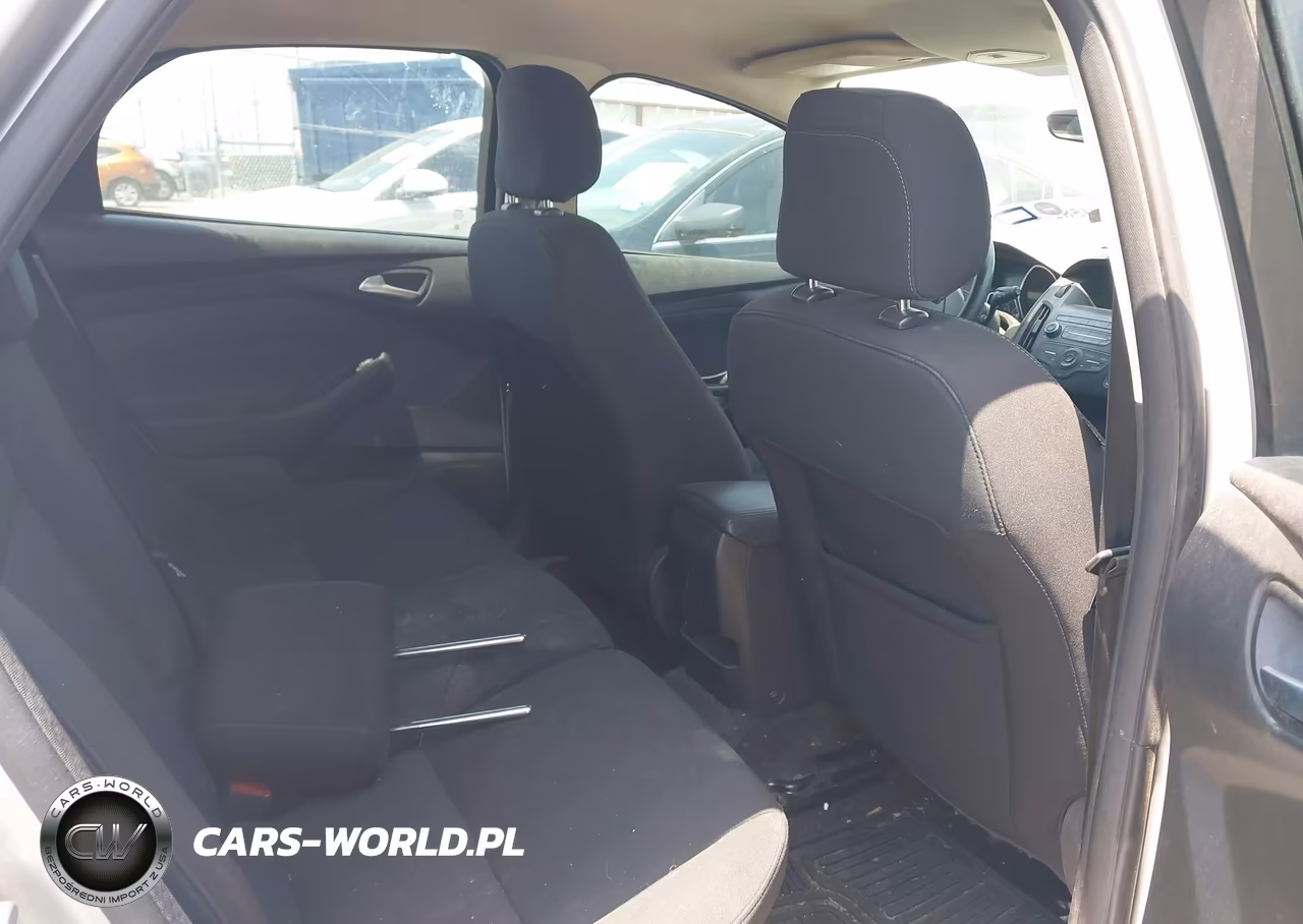 2018 Ford Focus Se VIN:1FADP3K25JL258517 - 8