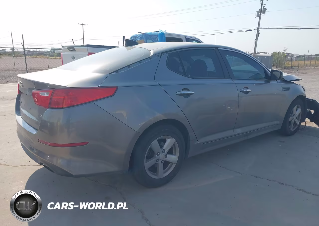 2015 Kia Optima Lx VIN:5XXGM4A70FG459297 - 4